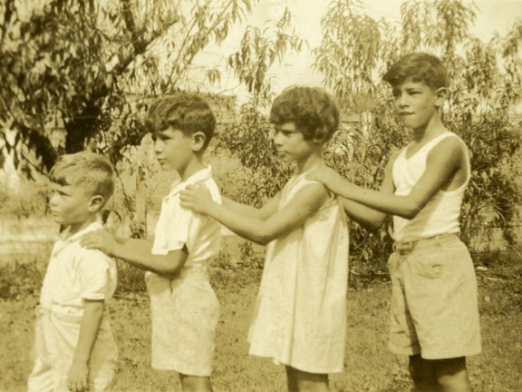 fay_viosca_pics_073 (2384 visits) L-R: Jerry Viosca, Robert Viosca, Fay Viosca, Randall C Viosca. fay_viosca_pics_073