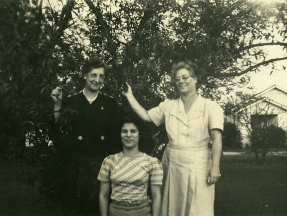 fay_viosca_pics_123 (2139 visits) L-R: Delores T Viosca, Fay Viosca Martin, Alice Baudean Viosca. fay_viosca_pics_123
