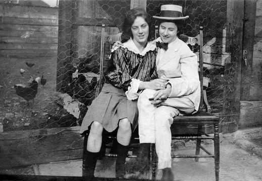 fay_viosca_pics_034 (2164 visits) Alice Baudean and Angela Viosca ready for Mardi Gras. fay_viosca_pics_034