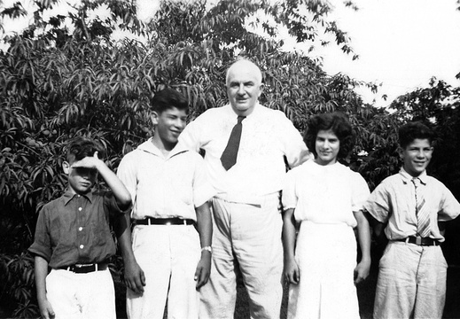 fay_viosca_pics_069 (3354 visits) L-R: Jerry Viosca, Randall C Viosca, John Dumas, Fay Viosca, Robert Viosca.
Developed at Katz & Bes... fay_viosca_pics_069