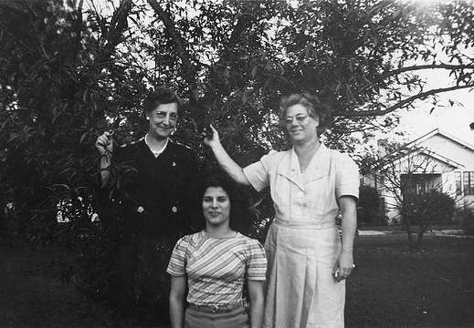 fay_viosca_pics_123 (1989 visits) L-R: Delores T Viosca, Fay Viosca Martin, Alice Baudean Viosca. fay_viosca_pics_123