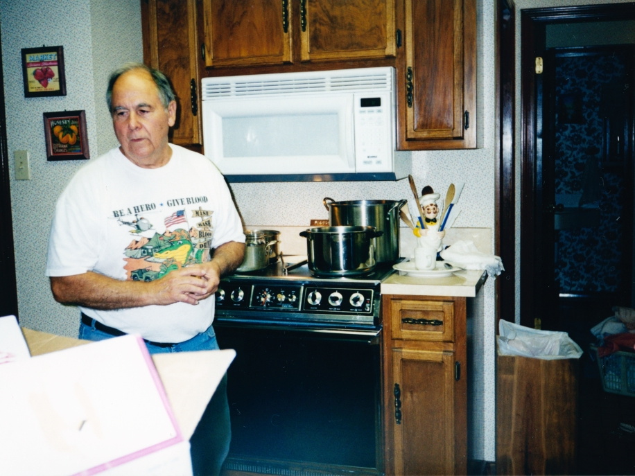 HarryViosca_033cs (1346 visits) Harry Viosca Jr.
On back: Mayhaw cooking in progress. HarryViosca_033cs
