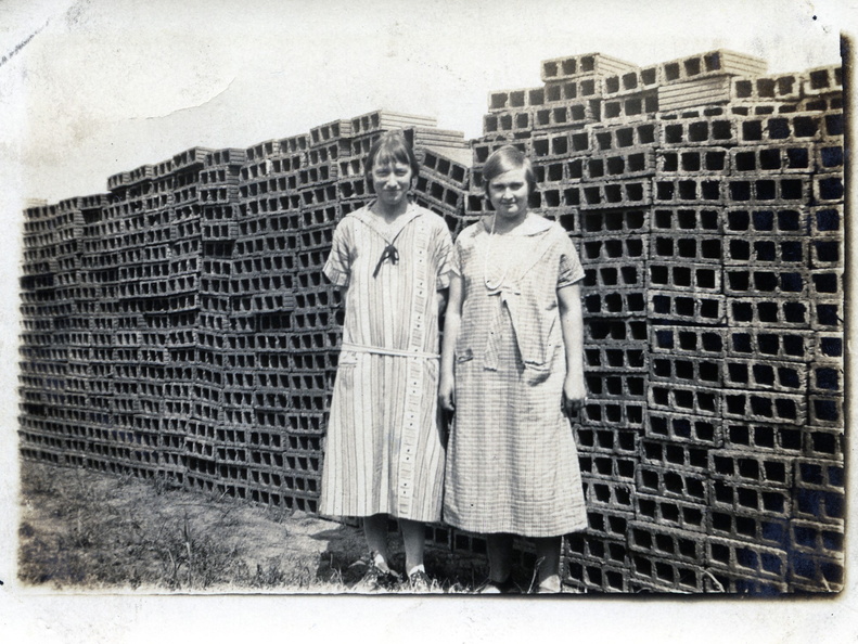 Kasparek Lot 4 1910s 002 (2090 visits) Kasparek Lot 4 1910s 002