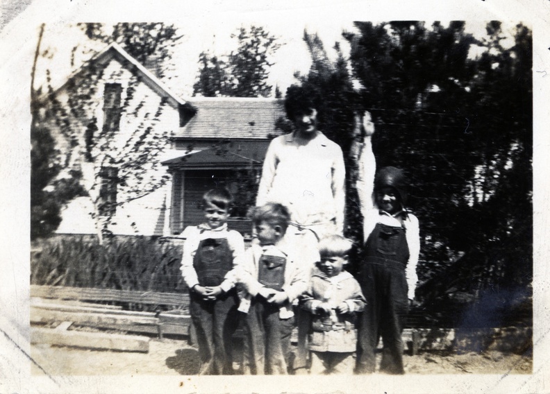 Kasparek_Lot_9_Folks_1900-1949_004.jpg