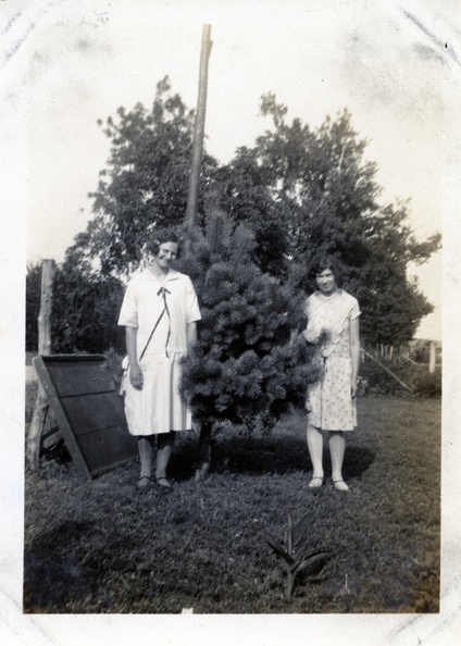 Kasparek_Lot_9_Folks_1900-1949_010.jpg