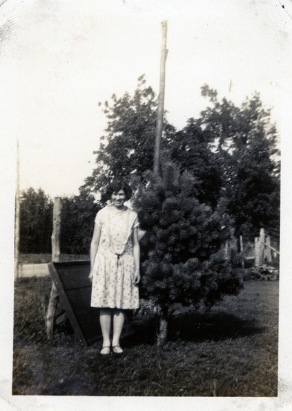 Kasparek_Lot_9_Folks_1900-1949_014.jpg