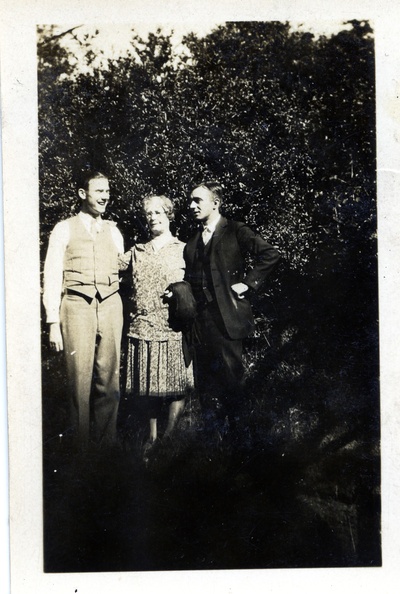 Kasparek_Lot_9_Folks_1900-1949_026.jpg
