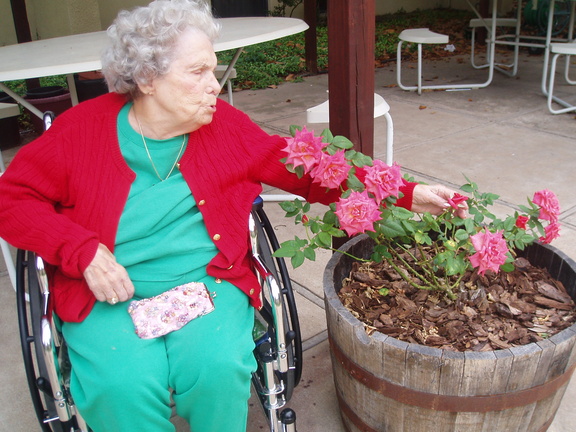 VicViosca_GG_April-2006-163 (1299 visits) Louise Fernandez Viosca
 VicViosca_GG_April-2006-163