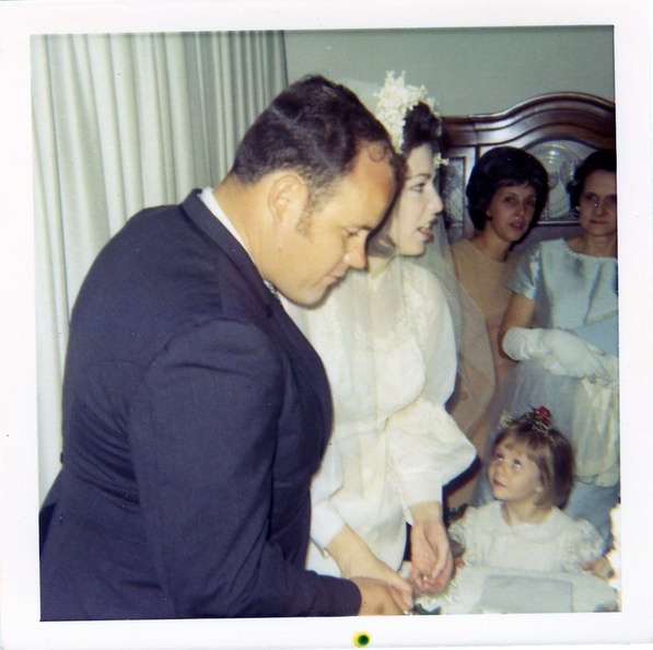 VicDeanneWedding_003.jpg