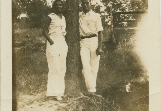VicVioscaAlbum_008 (2101 visits) On back: Juanita Fernandez and Harold Drez. Taken in Covington, La. VicVioscaAlbum_008