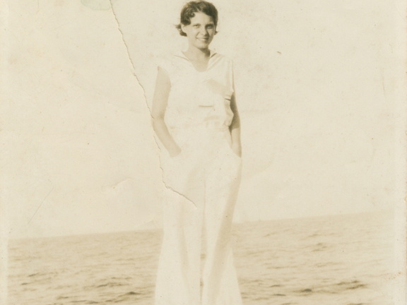 VicVioscaAlbum_017 (1727 visits) On back: Louise Fernandez. Taken on Willard's boat "The Red Hot" on Lake Pontchartrain. VicVioscaAlbum_017