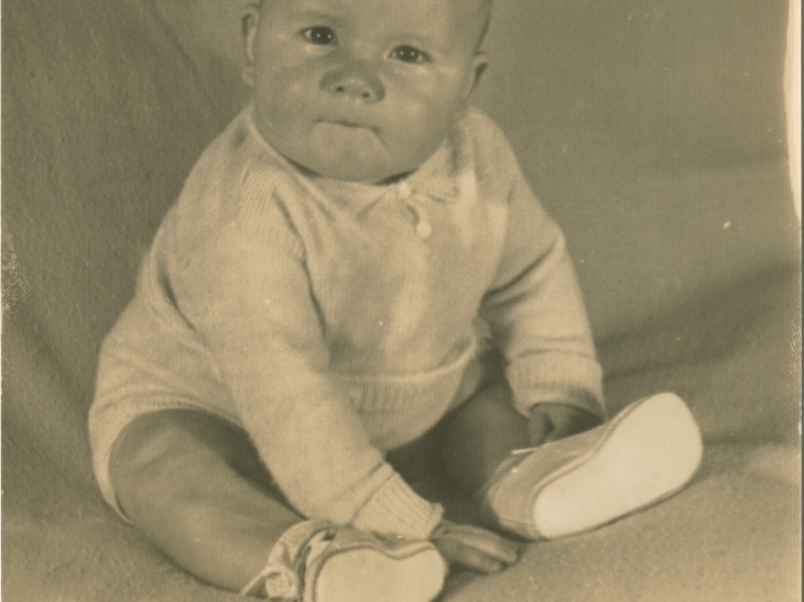 VicVioscaAlbum_035 (1431 visits) Victor Willard Viosca Jr. (Vic)
On back: Taken 1-6-40 By Maxsay Hymel, 6 months. VicVioscaAlbum_035