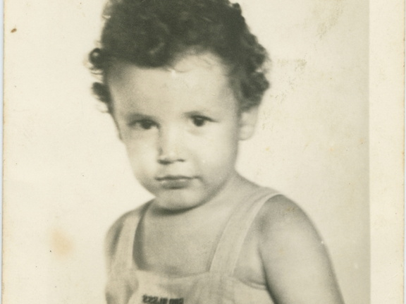 VicVioscaAlbum_068 (1618 visits) Victor Willard Viosca Jr.
On back: Victor Viosca, 2 years old VicVioscaAlbum_068