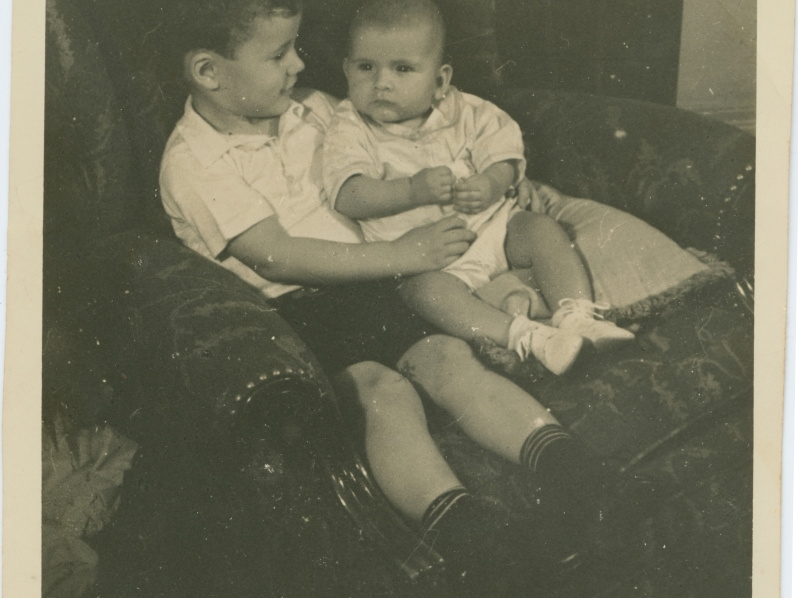VicVioscaAlbum_075 (1802 visits) Victor Willard Viosca Jr. (Vic), and Rene Charles Viosca.
On back Rene - 6 months, Vic - 3.5 yrs. 12... VicVioscaAlbum_075