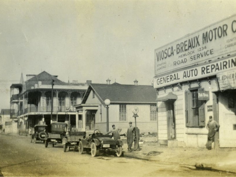 fay_viosca_pics_046 (1713 visits) Felix Viosca's Auto Shop.
L-R: Randall Felix Viosca, Unknown, Unknown fay_viosca_pics_046