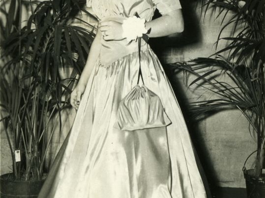 fay_viosca_pics_084 (1499 visits) Fay Viosca. Before Ball fay_viosca_pics_084