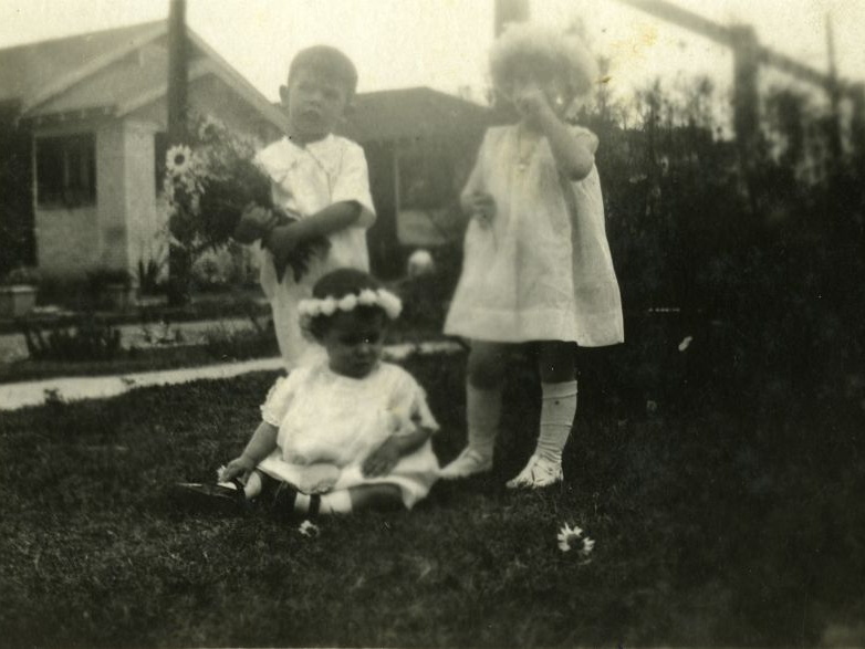 fay_viosca_pics_102 (2020 visits) L-R: Randall C Viosca, Fay Viosca, and Lucile Maduell fay_viosca_pics_102