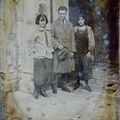 HarryViosca_012cs (1856 visits) On back: Pearl, Henry, and Mildred, 12-3-23, 11:30 A.M.
Pearl and Henry Kolter, Mildred Viosca HarryViosca_012cs