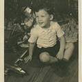 VicVioscaAlbum_076 (1540 visits) Victor Willard Viosca Jr. (Vic)
On back Vic - 3.5 yrs. 12-25-42, Under Xmas tree VicVioscaAlbum_076