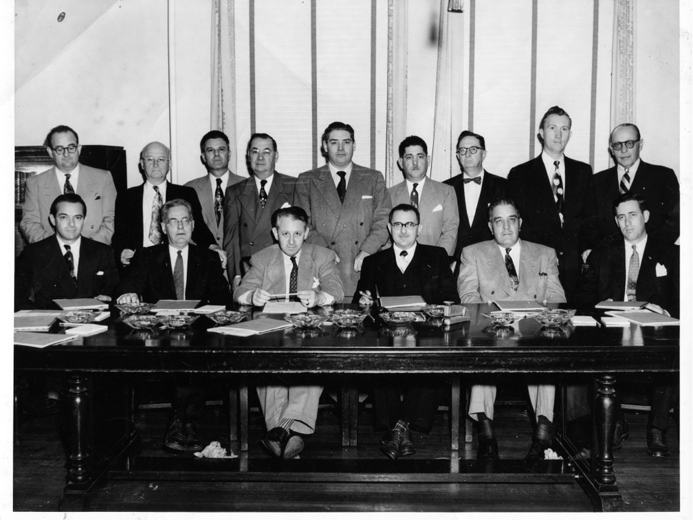 VicVioscaScans_8-2007_014 (1791 visits) Victor Willard Viosca back row 1st on left.
(grand jury? story?) VicVioscaScans_8-2007_014